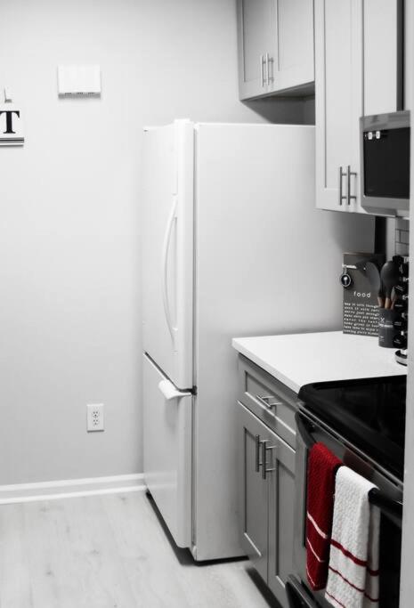 Serene Condo W/ Led Lights In Heart Of Raleigh Exterior foto